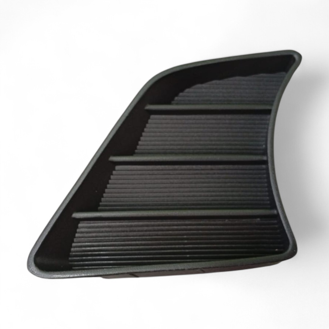 TAPA FARO AUXILIAR IZQUIERDA HILUX 2011-2015
