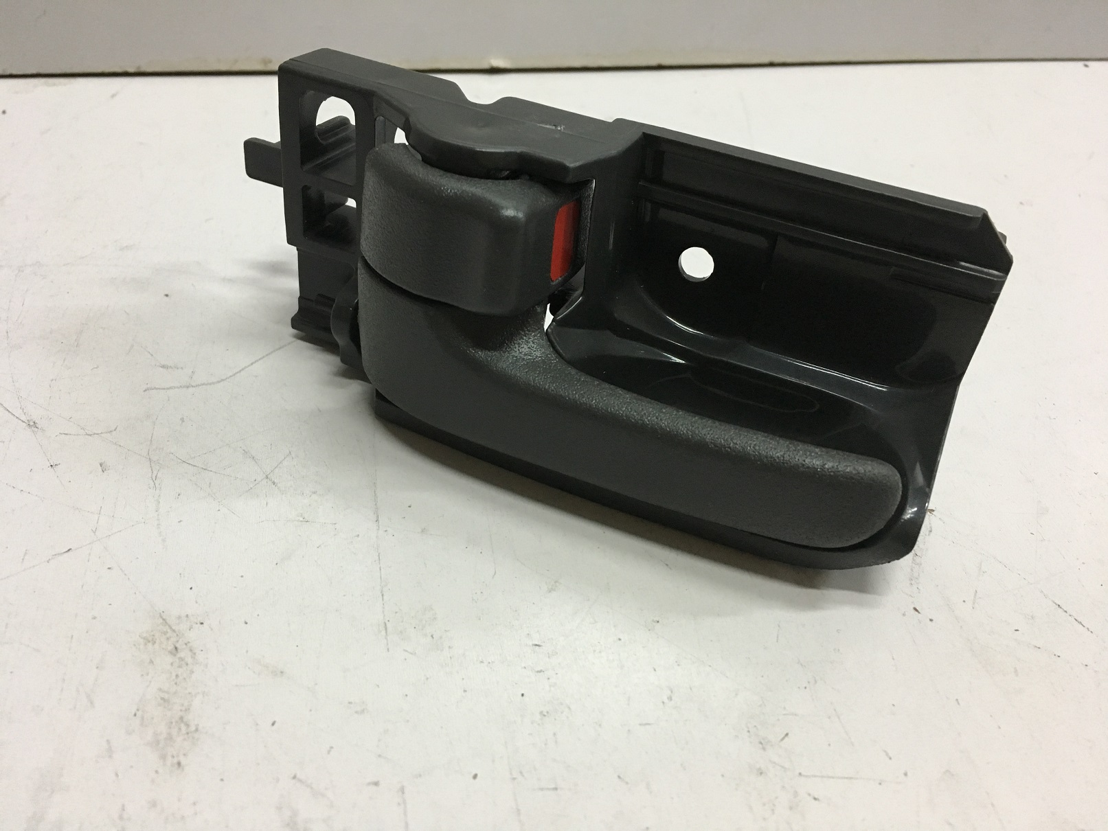 MANIJA DE APERTURA INTERIOR DE PTA IZQUIERDA HILUX 2005-2015